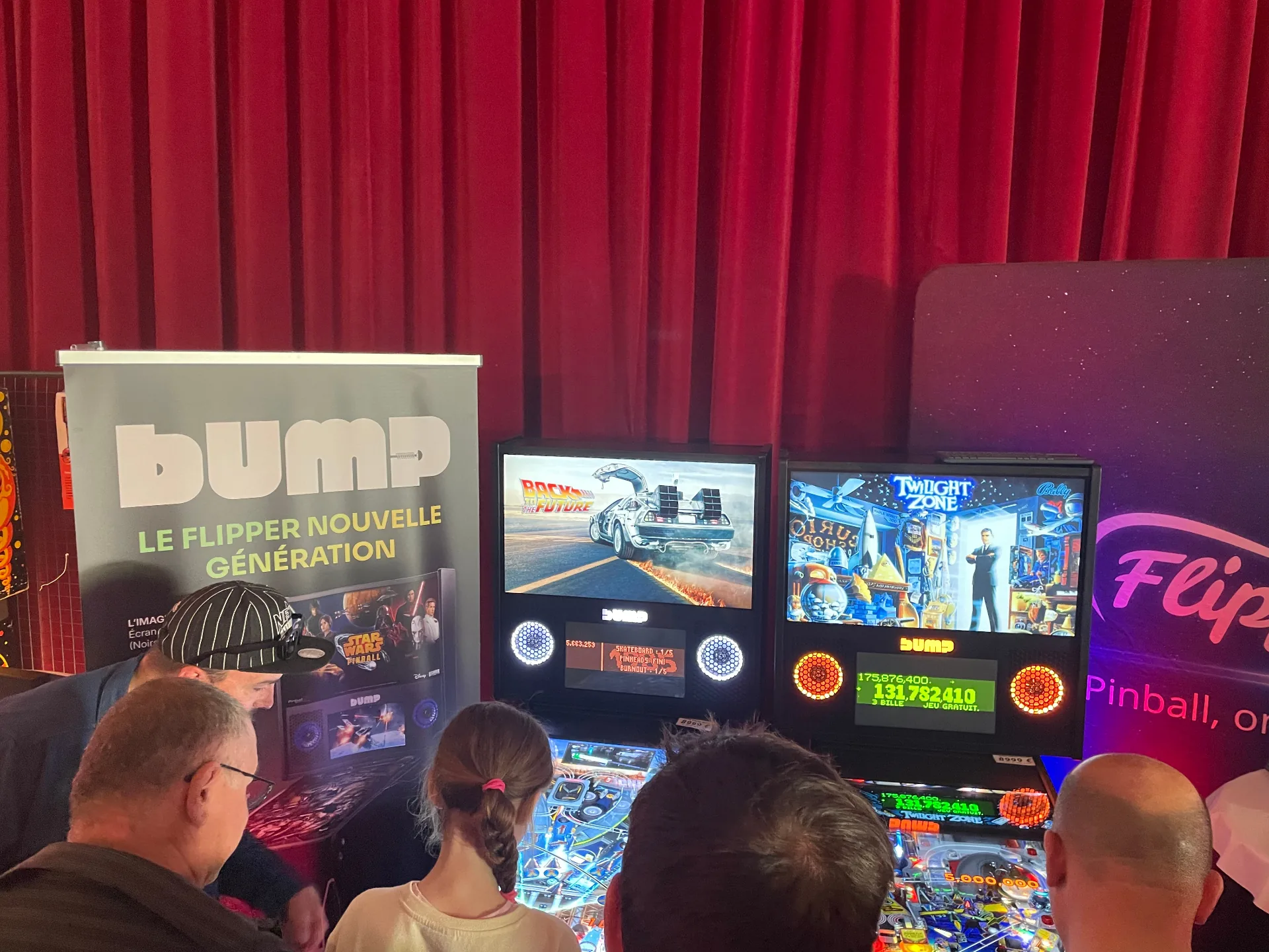 Crazy Flip Spielbildschirm auf dem BUMP Pro im Showroom
