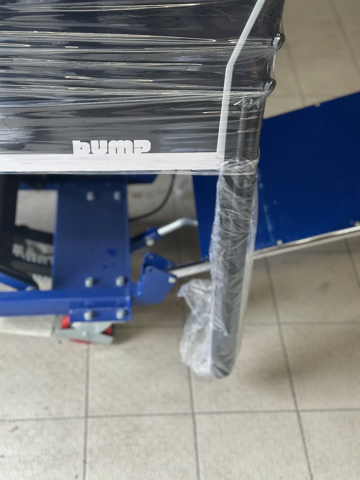 BUMP Digital-Flipper beim Werkstattauslass — französische Montage geschützt für die Lieferung