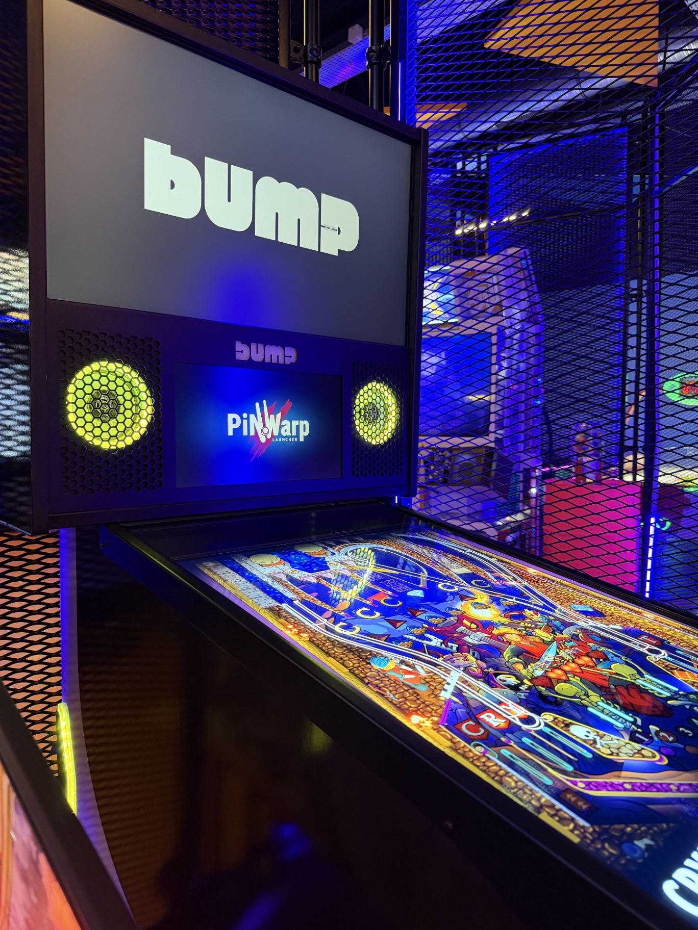 Flipper digital BUMP dans une salle de jeu